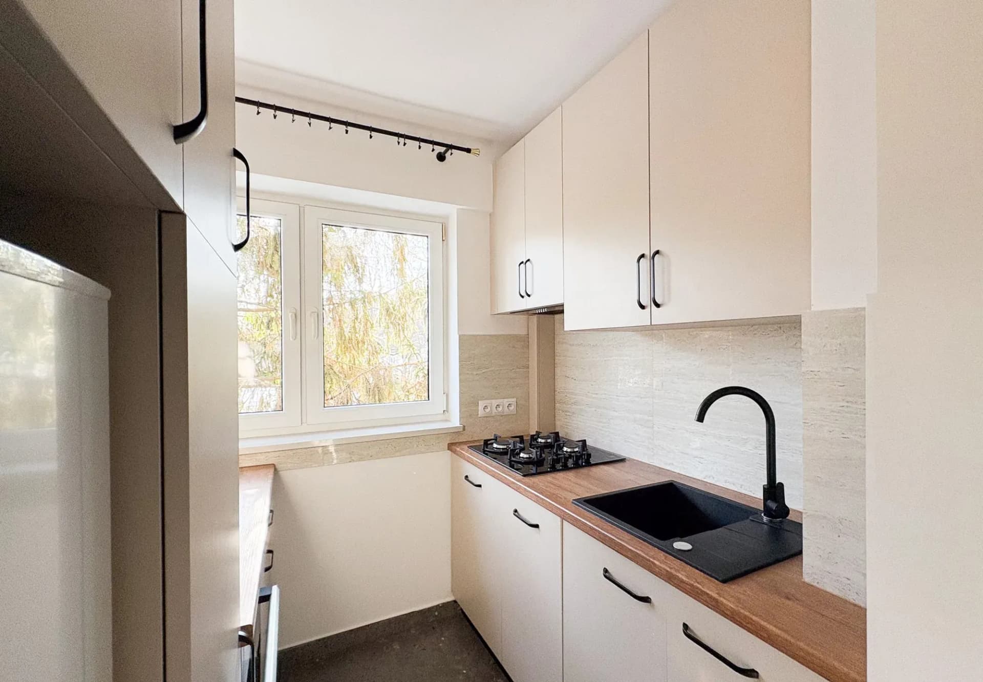 Bielany 3 pokojowe mieszkanie świeżo po remoncie - фото 2