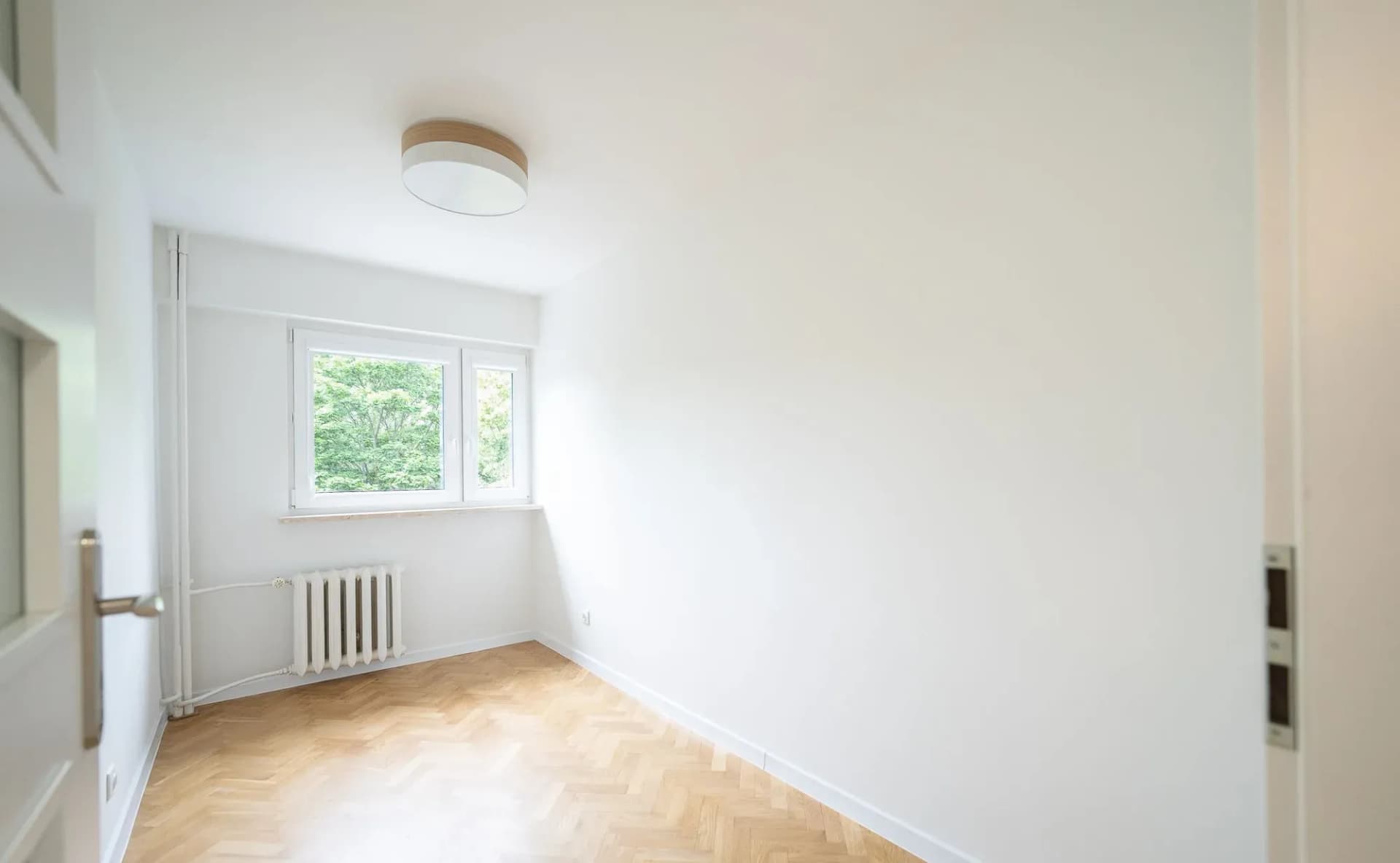 3 pokojowe mieszkanie świeżo po remoncie na Bielanach - фото 3
