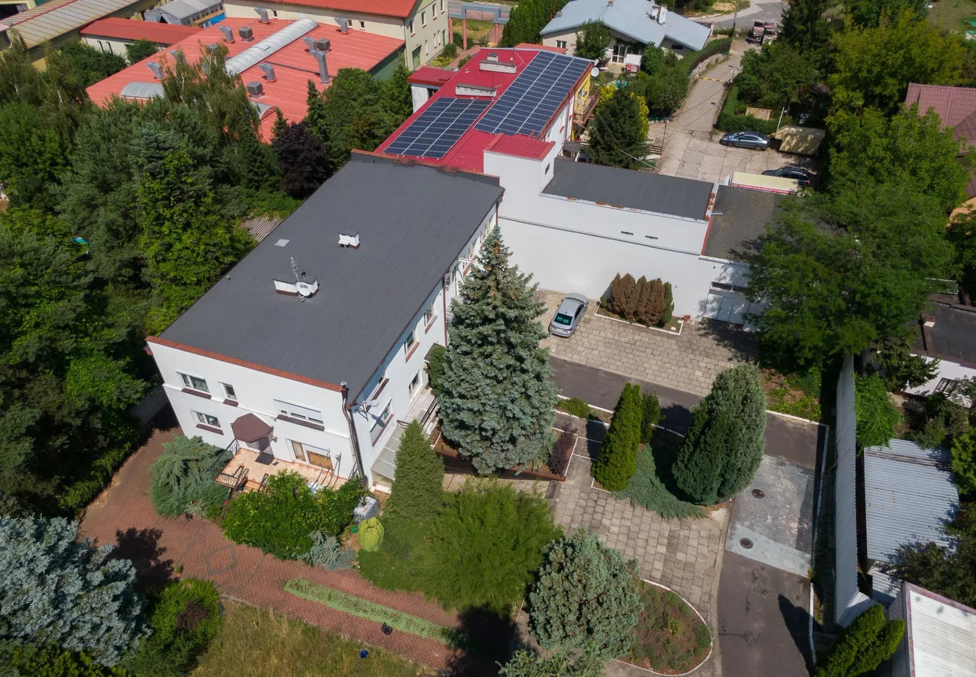 Działka z zabudową, dom, biura, magazyny, pow.działki 2131 m² - फ़ोटो 5