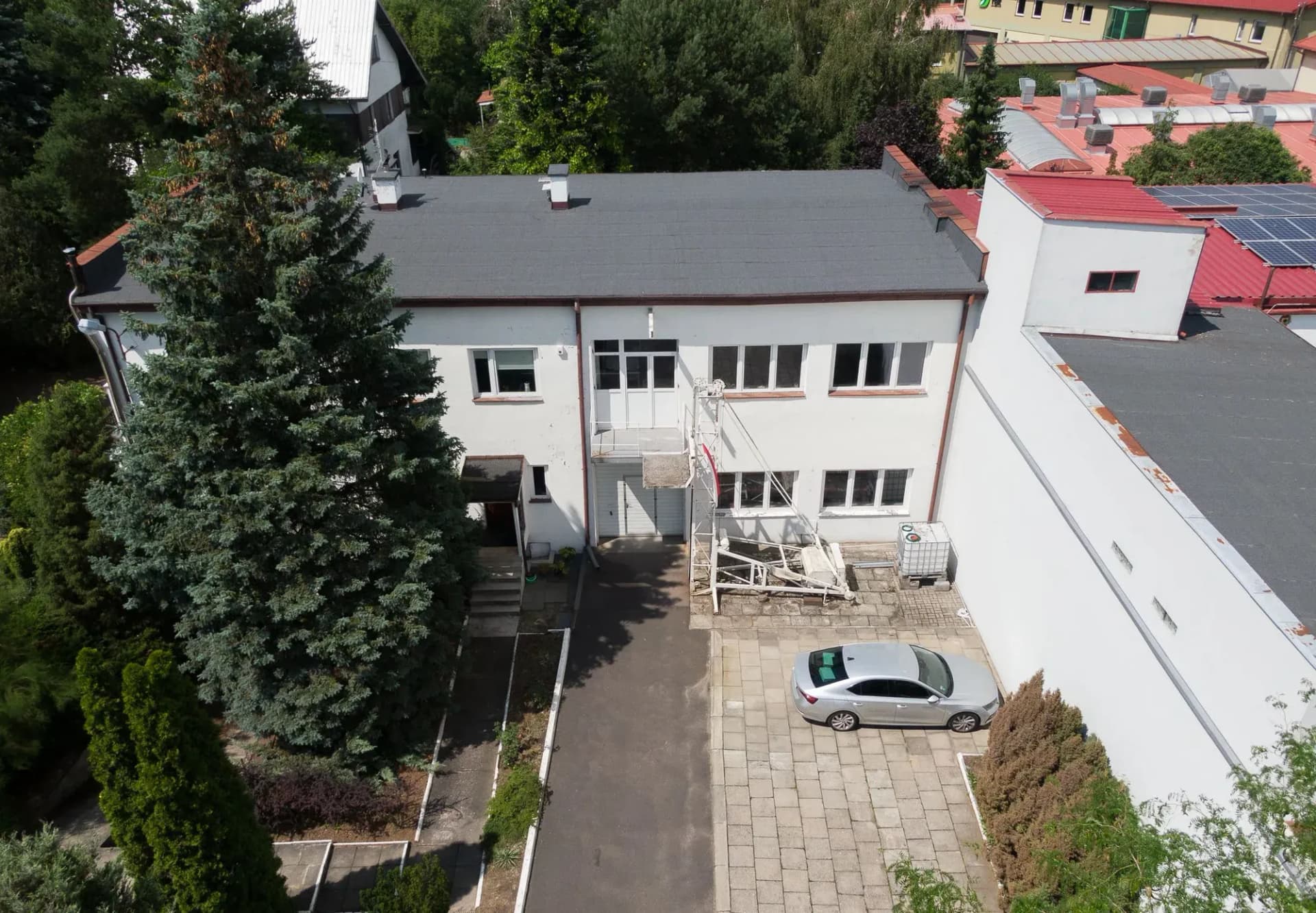Działka z zabudową, dom, biura, magazyny, pow.działki 2131 m² - फ़ोटो 6