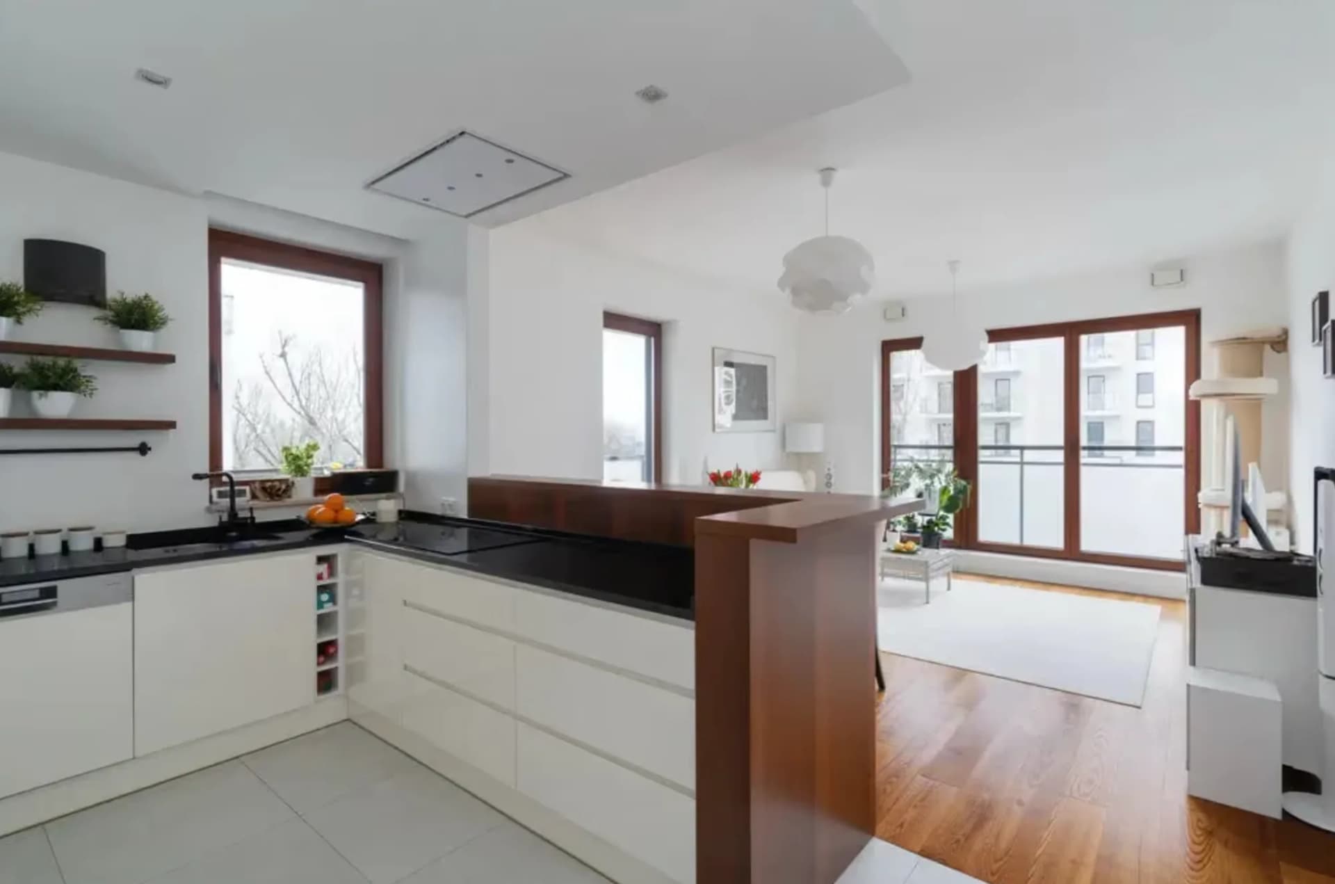Jasny, funkcjonalny, apartament 4 pokojowy